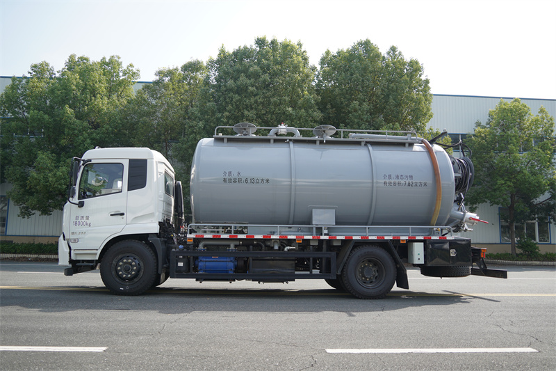 【汉成牌】东风天锦VR-18吨清洗吸污车 6.1方清水罐+7.8方污水罐
