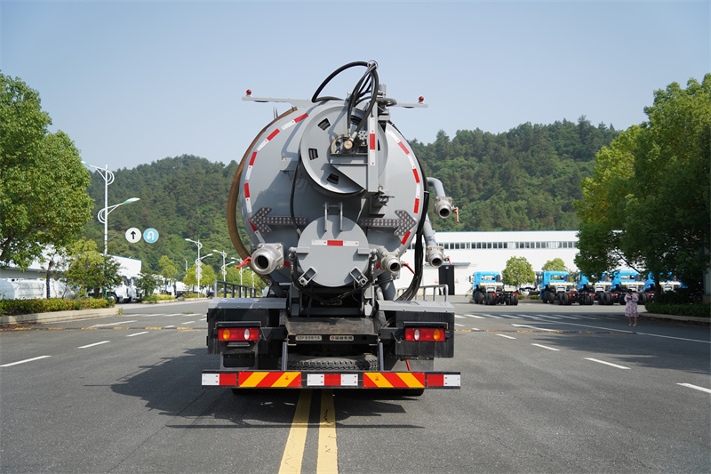 【汉成牌】东风天锦VR-18吨清洗吸污车 6.1方清水罐+7.8方污水罐